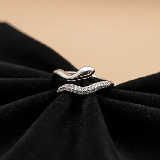 Alma Onyx — Anillo Flor Negra