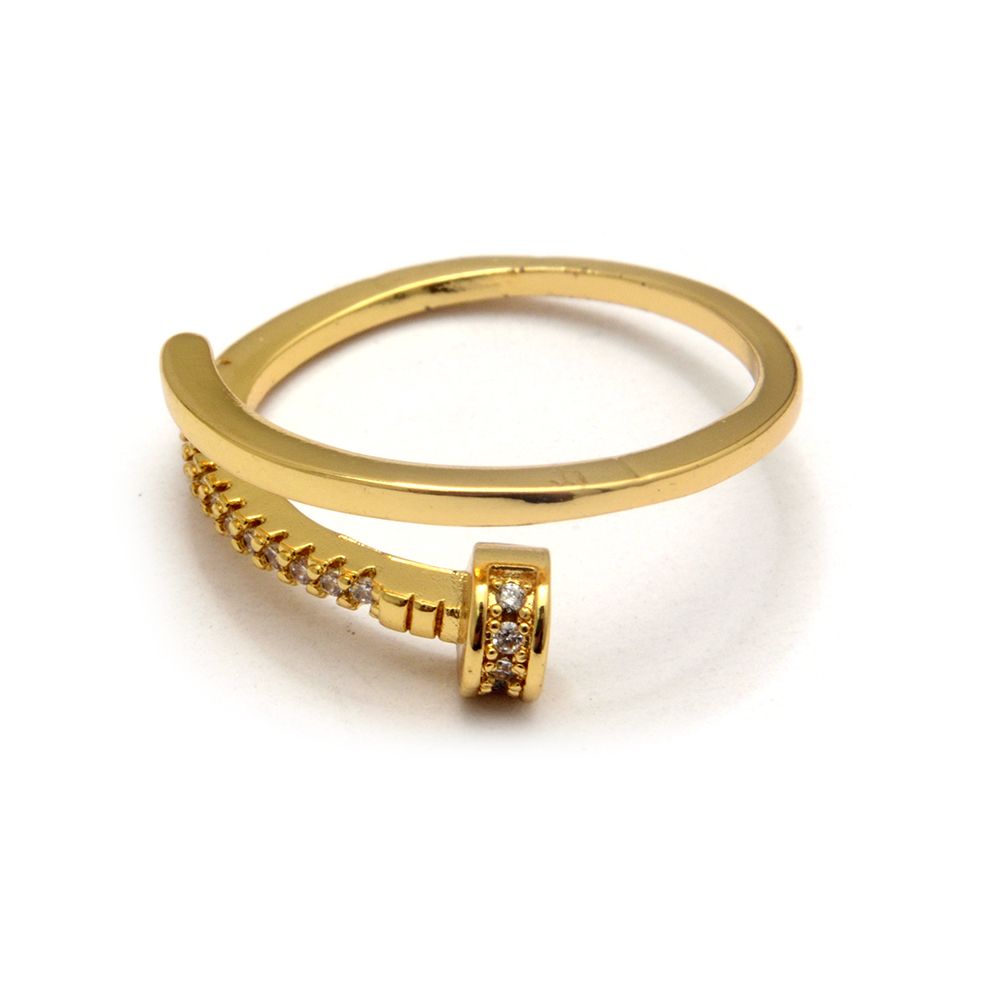 Anillo Dorado Clavo Lux — Detalle con Cubic Brillante
