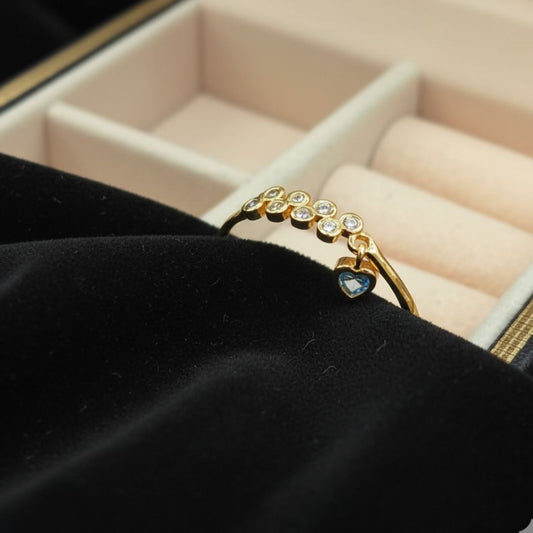 GOLDEN SPARK CHARM ANILLO DE ORO 14K C/DIJECITO COLGANDO CORAZON